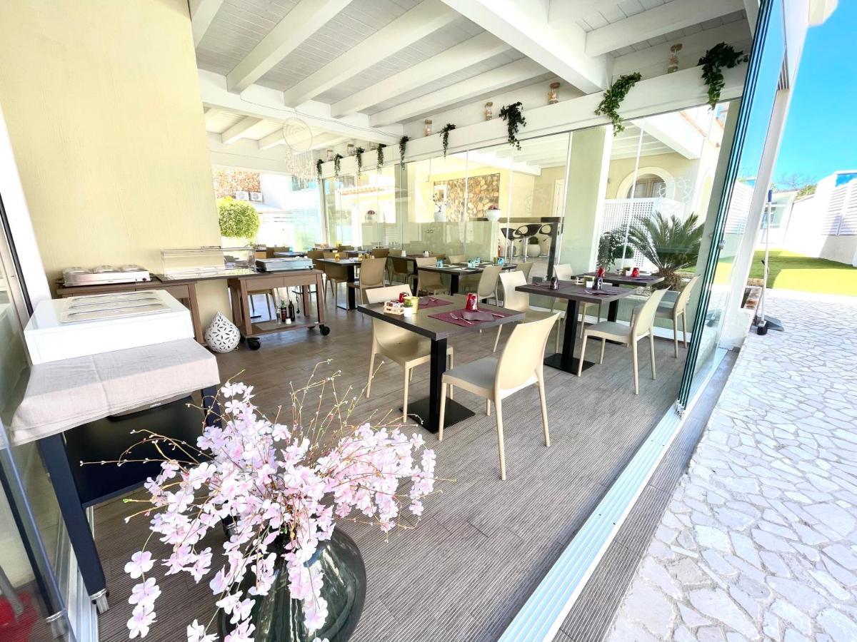 Suimi'S Hotel Villasimius Exterior photo