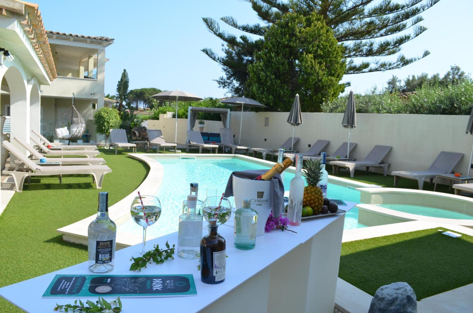 Suimi'S Hotel Villasimius Exterior photo