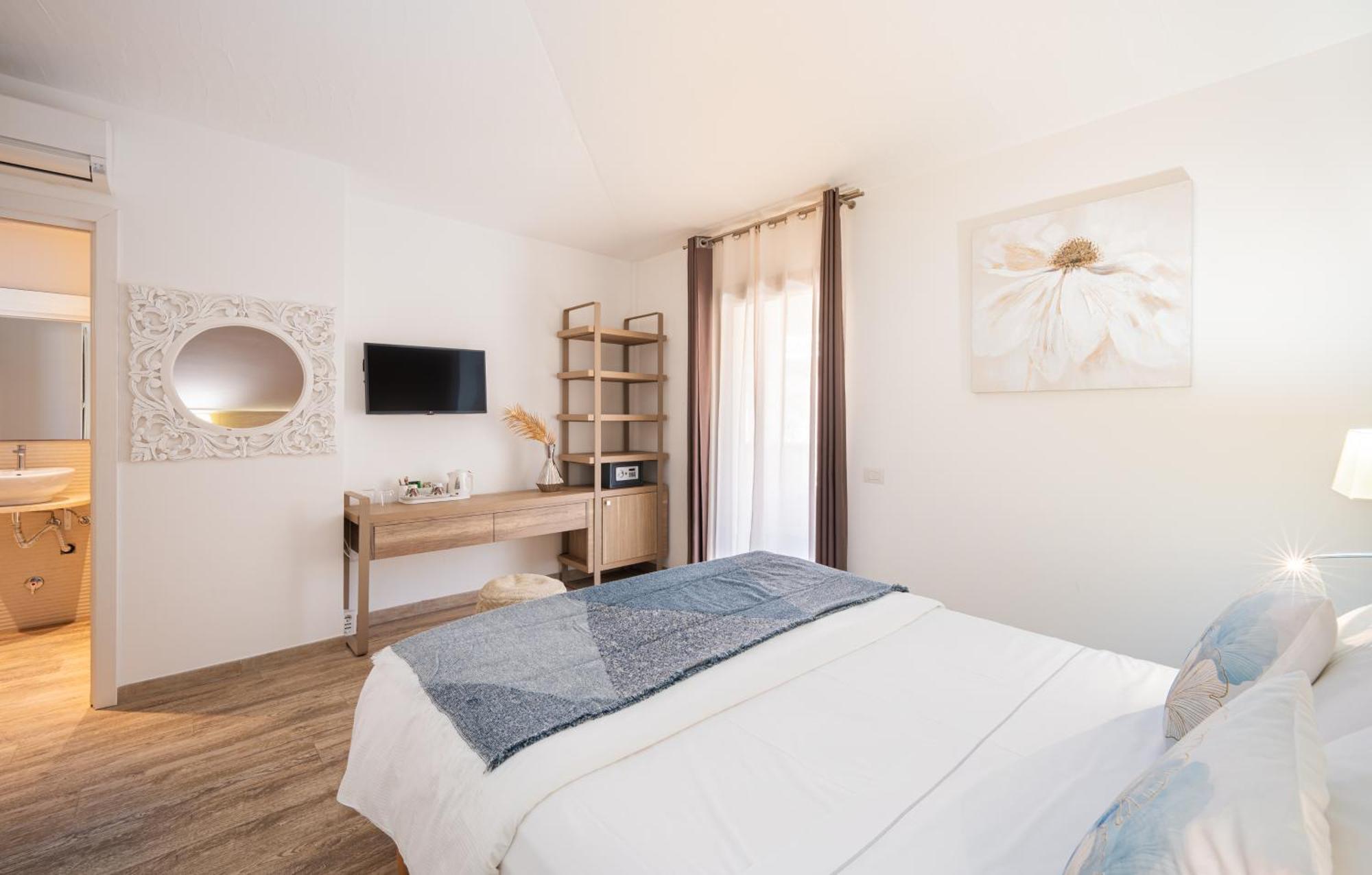 Suimi'S Hotel Villasimius Exterior photo